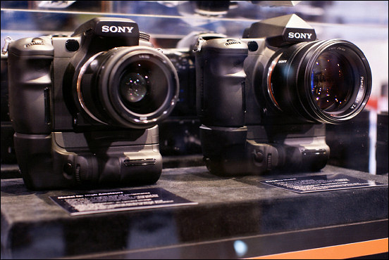 Nowoci Sony: 2 lustrzanki i 8 obiektyww - dodano zdjcia