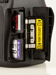 Nikon D610 - Budowa, jako wykonania i funkcjonalno