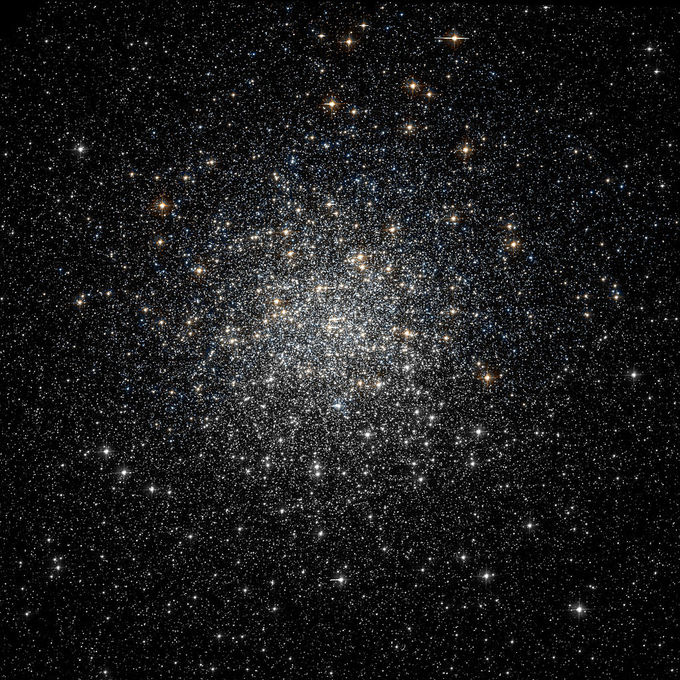 Niebo przez lornetk - M3 - Gromada kulista Messier 3 i jej gwiazdy zmienne