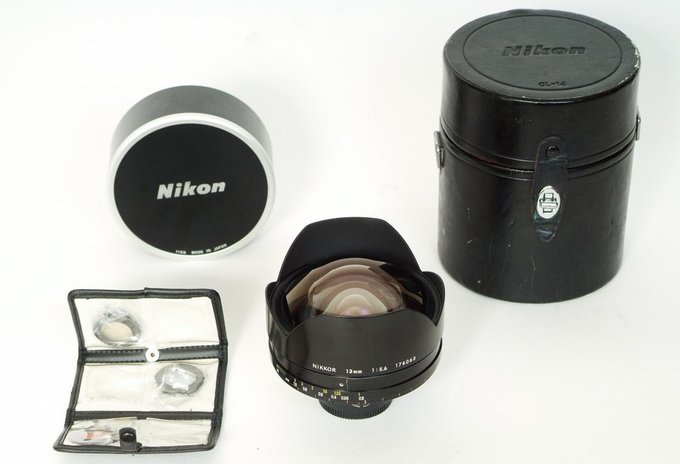 Nikkor 13 mm f/5.6 AIS do kupienia na aukcji