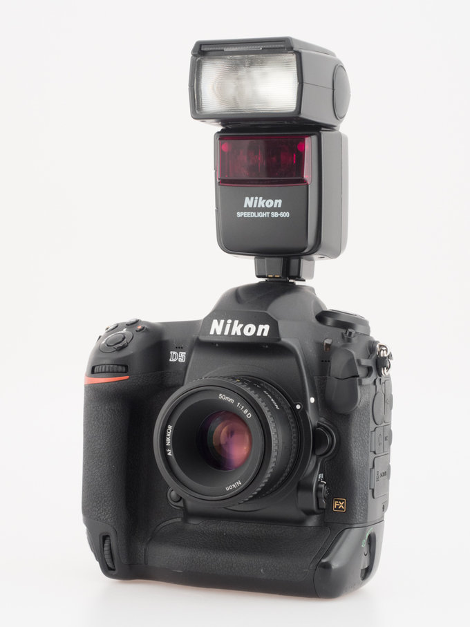 Nikon D5 - Uytkowanie i ergonomia