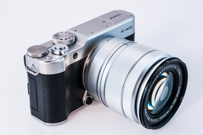 Fujifilm X-A10 - Uytkowanie i ergonomia