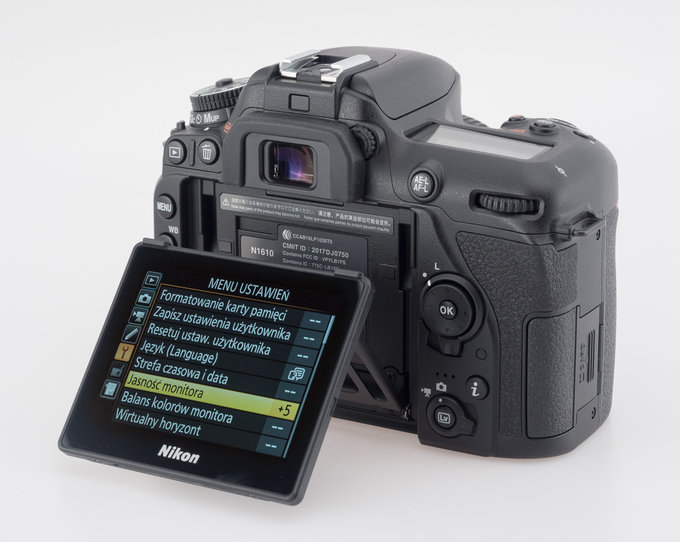 Nikon D7500 - Budowa i jako wykonania
