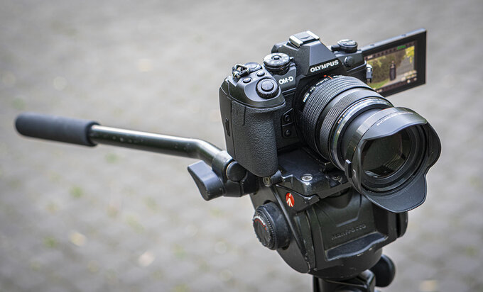 Olympus OM-D E-M1 Mark III - test trybu filmowego - Budowa i ergonomia