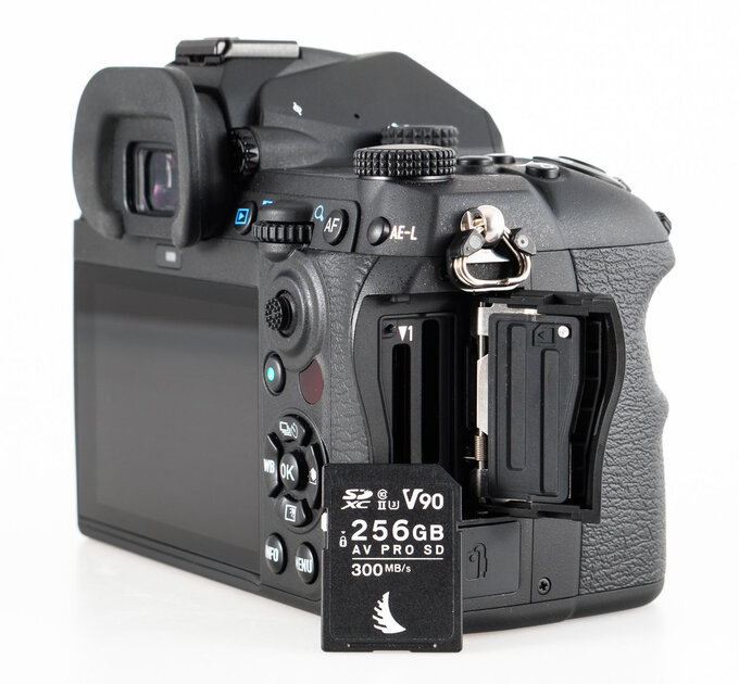 Pentax K-3 III - test trybu filmowego - Budowa i ergonomia
