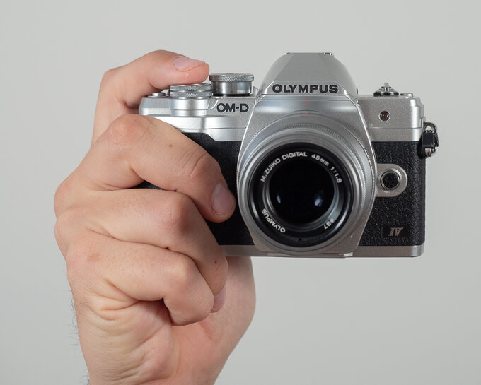 Olympus OM-D E-M10 Mark IV - Uytkowanie i ergonomia
