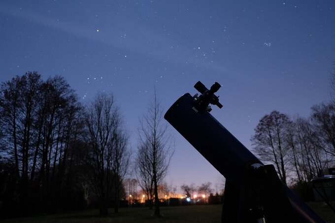 Teleskop zwierciadowy Delta Optical GSO 200/1200 - Sir Izaak Newton i jego wynalazek