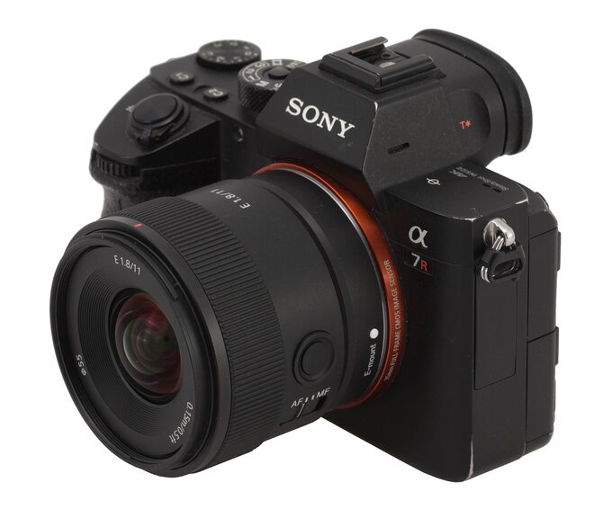 Sony E 11 mm f/1.8 - Wstp