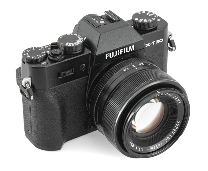Fujifilm X-T30 II - test trybu filmowego - Budowa i ergonomia