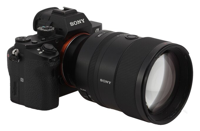 Sony FE 135 mm f/1.8 GM - Wstp