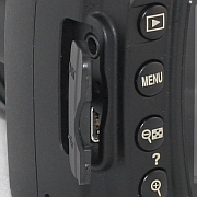 Nikon D40x - Jako wykonania i ergonomia