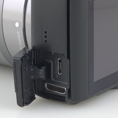 Sony NEX-F3  - Budowa, jako wykonania i funkcjonalno