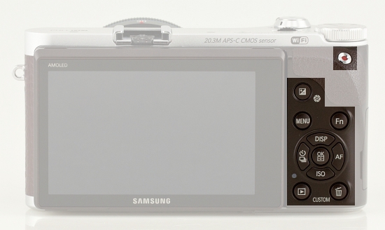 Samsung NX300 - Budowa, jako wykonania i funkcjonalno