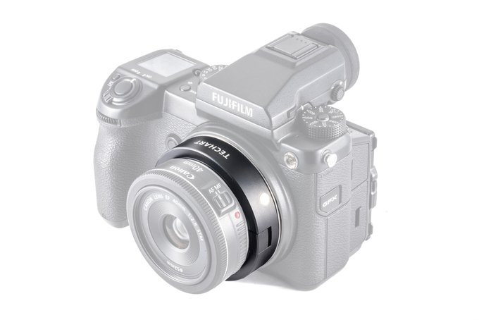 Obiektywy Canon EF dla Fujifilm GFX 50S - nowy adapter Techart z autofocusem
