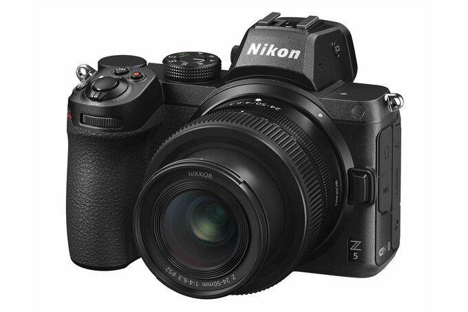 Nikon Z5 z obiektywem Nikkor Z 24-50 mm f/4-6.3
