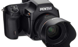 Nagroda TIPA dla Pentaksa 645D