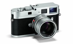 Leica Monochrom w wersji srebrno-chromowanej