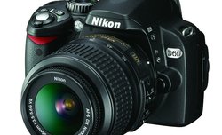 Nikon D60 = D40x + odkurzacz