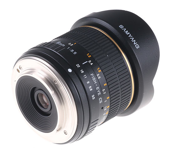 Samyang 8mm fish-eye oraz 85mm f/1.4 z bagnetem 4/3