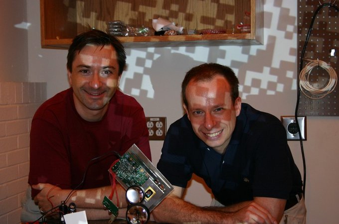 Ma�y du�o mo�e - fotografowanie 1 pix