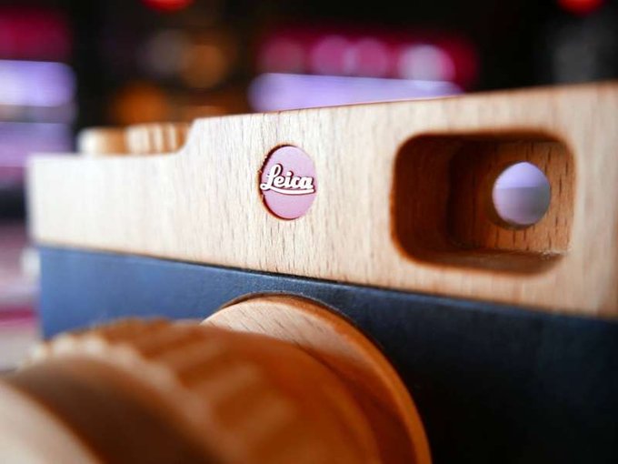 Drewniana replika aparatu Leica dla kolekcjonera