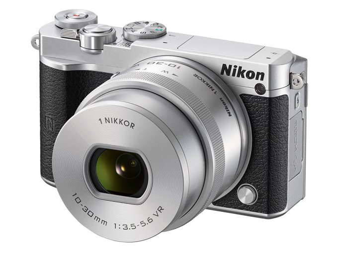 Nikon 1 J5 w przedsprzeday - znamy ceny