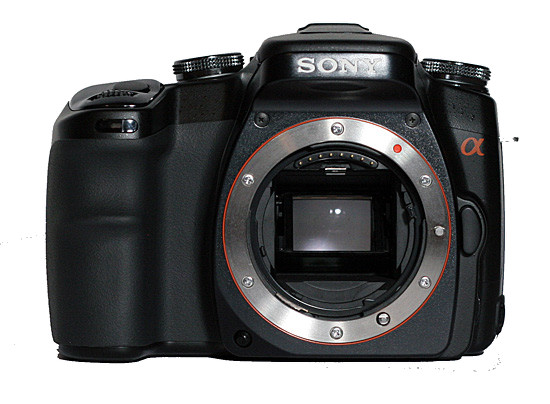 Sony Alpha DSLR-A100 - Wygląd, obudowa i ergonomia Sony Alpha DSLR-A100 - Wygląd, obudowa i ergonomia