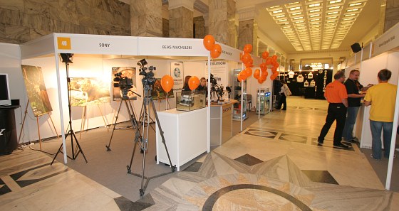 Relacja z Pierwszego Międzynarodowego Festiwalu Fotografii i Filmów Przyrodniczych - Pałac Kultury i Nauki (PKiN) - 7-9 X 2006 r. Relacja z Pierwszego Międzynarodowego Festiwalu Fotografii i Filmów Przyrodniczych - Pałac Kultury i Nauki (PKiN) - 7-9 X 2006 r.