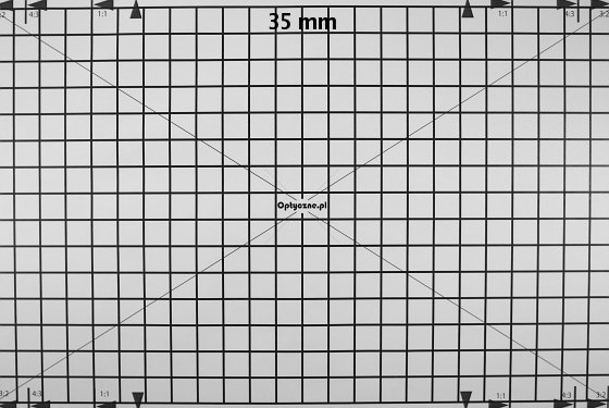 Tokina AF 193 19-35 mm f/3.5-4.5 - Dystorsja