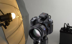 Nowy adapter ze z��czem do studyjnych lamp b�yskowych do Sony Alpha.