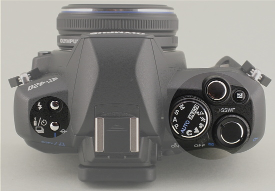 Olympus E-420 - Jakość wykonania i ergonomia Olympus E-420 - Jakość wykonania i ergonomia