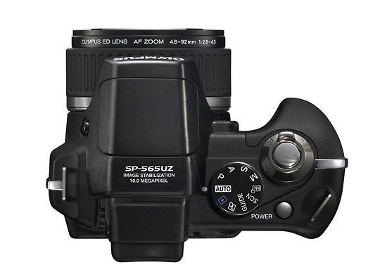 Olympus SP-565 UZ - 20-krotny zoom w niszej cenie