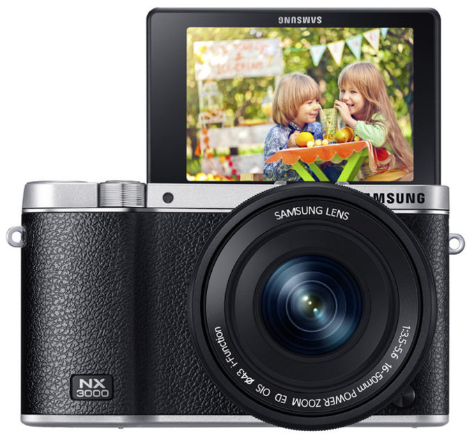 Samsung prezentuje aparat Smart NX3000