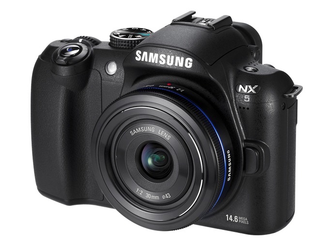 Od makaronu do NX Mini, czyli 86 lat Samsung Electronics - Aparaty z wymienn optyk