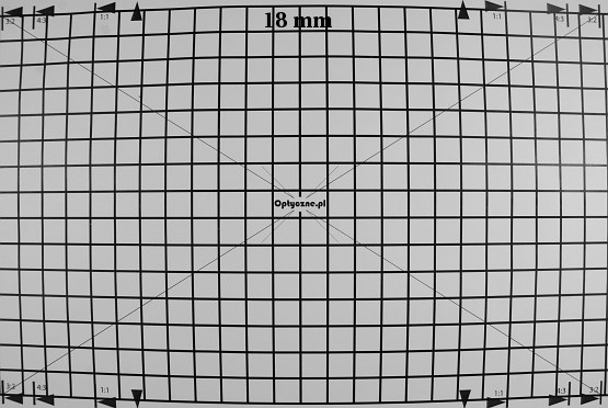 Nikon Nikkor AF-S DX 18-105 mm f/3.5-5.6 VR ED - Dystorsja