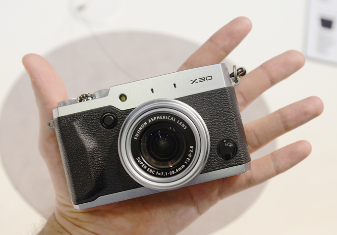Fujifilm X100T oraz X30 w naszych rkach - Fujifilm X30