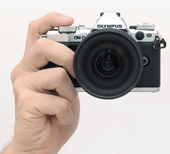 Olympus OM-D E-M5 Mark II - Uytkowanie i ergonomia