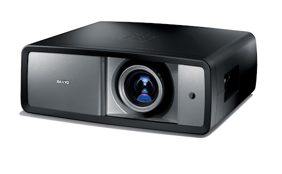 SANYO prezentuje now kamer i projektor HD