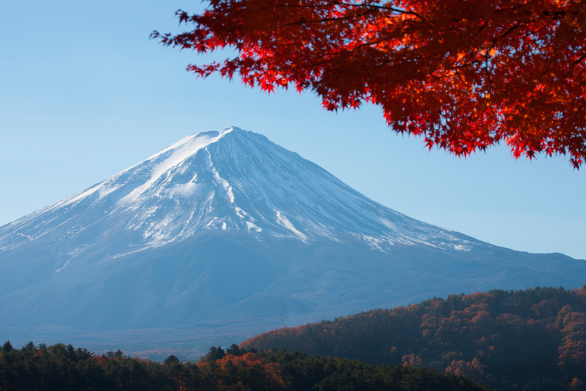 Фудзияма уфа телефон. Вулкан Фудзияма в Японии. Рост горы Фудзияма. Фудзияма Нижнеудинск. Гора Фудзияма масштабы.