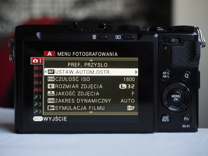 Fujifilm X70 - pierwsze wraenia - Ekran i menu