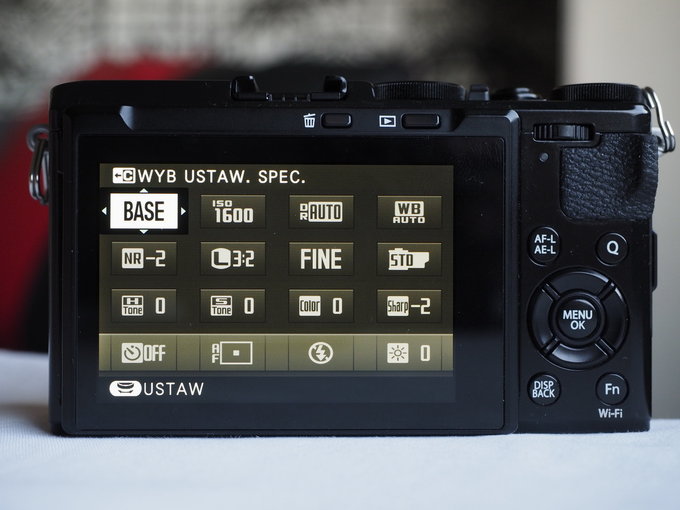 Fujifilm X70 - pierwsze wraenia - Ekran i menu