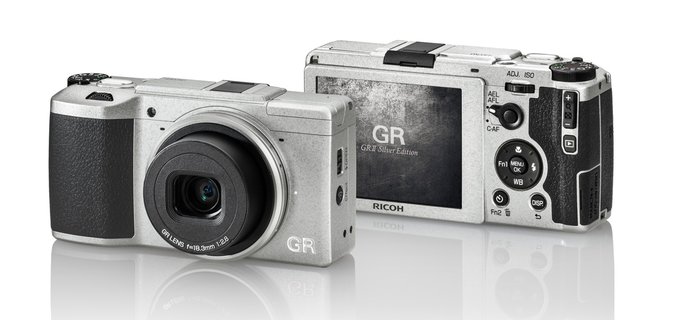 Ricoh GR II Silver Edition