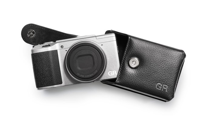 Ricoh GR II Silver Edition