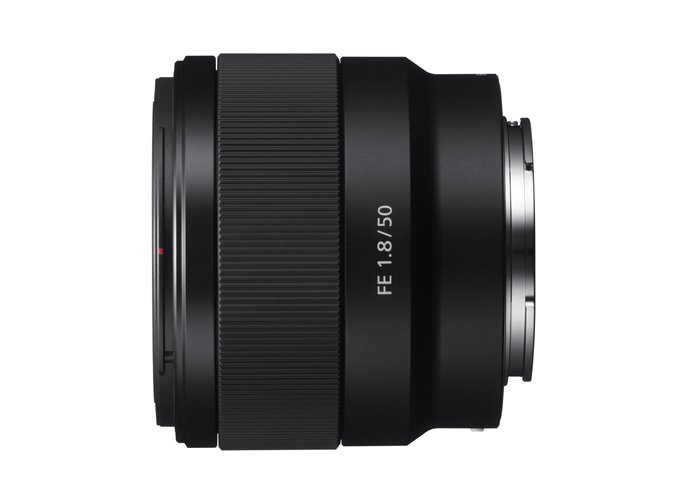 Sony FE 70-300 mm f/4.5-5.6 G OSS i 50 mm f/1.8