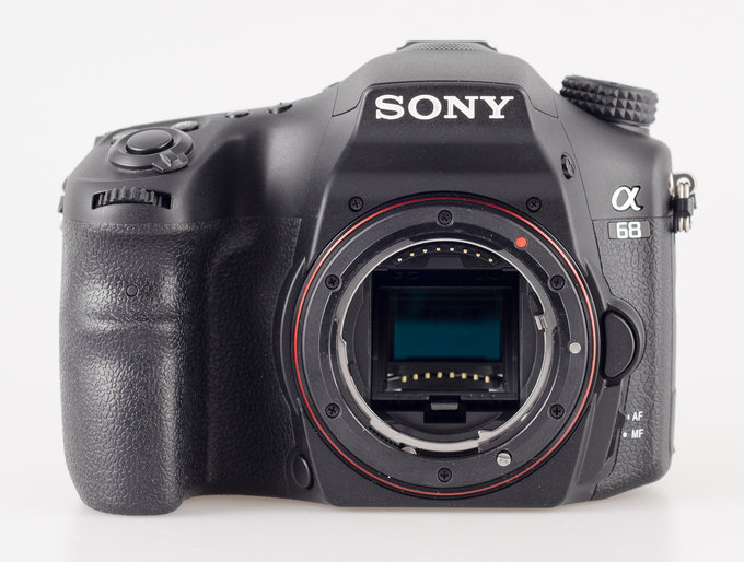 Sony Alpha SLT-A68 - Budowa, jako wykonania i funkcjonalno