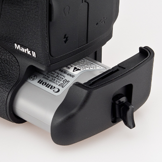 Canon EOS-1D X Mark II - Budowa, jako wykonania i funkcjonalno