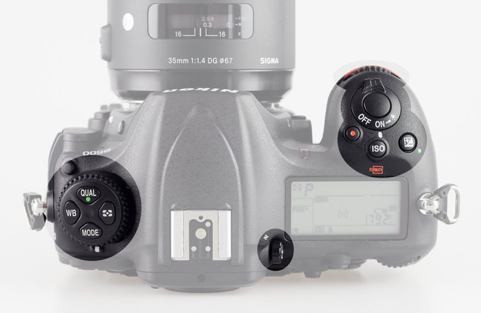 Nikon D500 - Budowa, jakość wykonania i funkcjonalność