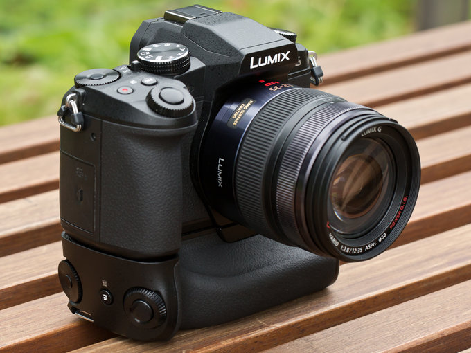 Panasonic LUMIX G80 w naszych rkach - Grip DMW-BGG1