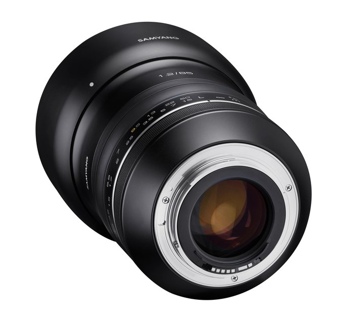 Samyang Premium 85 mm f/1.2 i 14 mm f/2.4