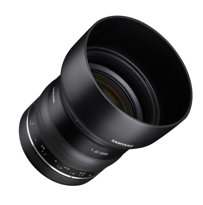 Samyang Premium 85 mm f/1.2 i 14 mm f/2.4